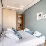 The 51 Hermitage By Ib Signature - Elegant 1Br, Peaceful - 24 X7 Security - Self Check-In - Parking - City View With Terrace - Walk To Cafes! City Centre & Tram